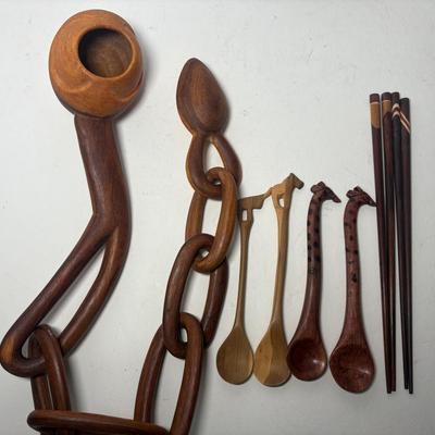 African Hand Carved Teak Chain Love Spoon & 4 Small Spoons 