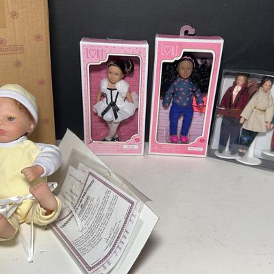 Vanity Fair With Lori & Ashton Drake Dolls