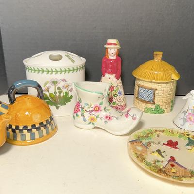Cottage Collectible Decor