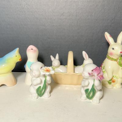 Bunnies & More Spring Collectible Pie Vents & S&P Shakers
