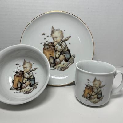 Hummel Reutter Porzelallan “Honey Lovers” Childs Set