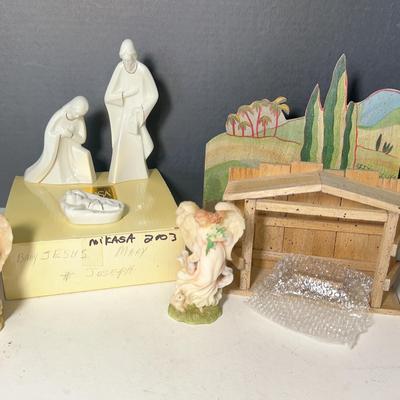 Mikasa & Other Manger Scenes & Angels