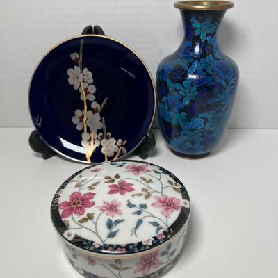 Cloisonne Enamel Vase, Fukagawa Arita Plate & Otagiri Japan Supreme Trinket Box 