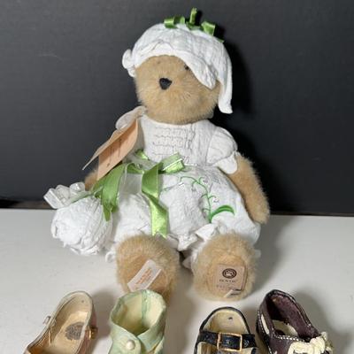 Boyd’s Bears Lily & Bear Foot Friends Shoe Collectibles