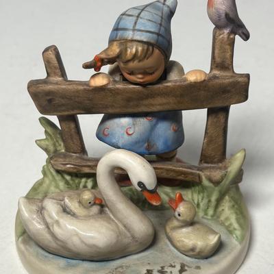 Goebel Hummel #344 “Feathered Friends” TMK 5