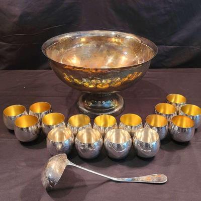 Traditional Silver Plate Centerpiece Punch Bowl & 16 punch cups.