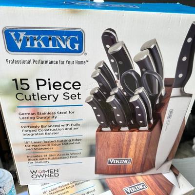 NIB never used Viking knife ser