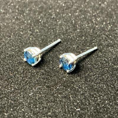 14k White Gold Blue Stone (Topaz/Sapphire) Stud Earrings (0.56 Gram)