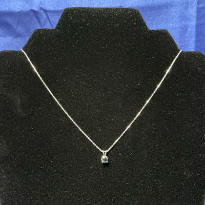 14k White Gold Blue Stone Pendant Necklace 