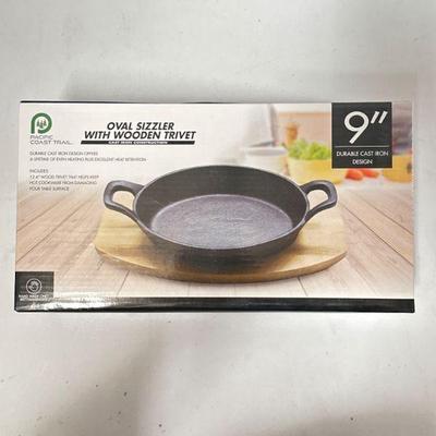 Oval Cast Iron Sizzler with Wooden Trivet, 9-Inch