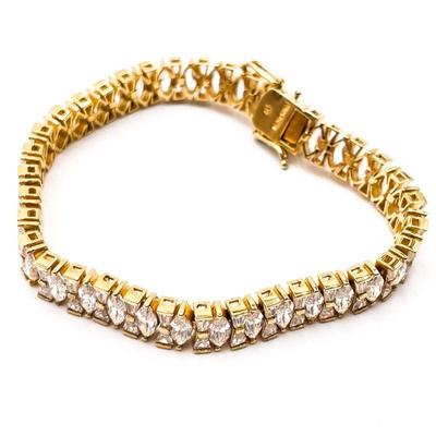 Gold-Tone Bracelet with Faceted Rhinestones