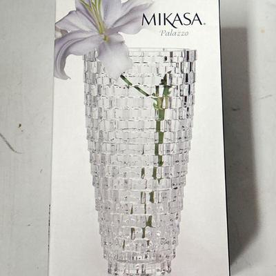 Mikasa Palazzo Crystal Vase in Original Box