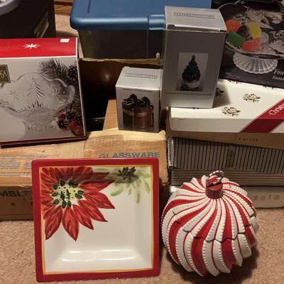 Assortment of Holiday-Themed Plates, Glasses & More