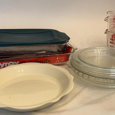 Assorment of Pyrex Baking Dishes & More