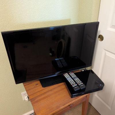 Lot #155 - Samsung 28" LED TV and Blu-ray Player Auction Lot