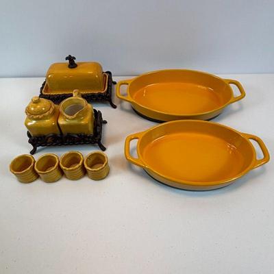 Lot #43 - Artimino & Bobby Flay Kitchenware