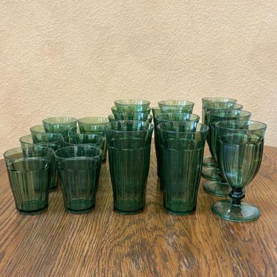 Lot #29 - Vintage Green Plastic Drinkware Set