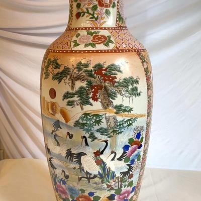 Chinese Satsuma Vase in Traditional Japanese Artistry- Oversized - Cranes & Floral