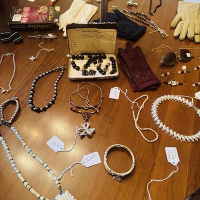 Costume jewelry 