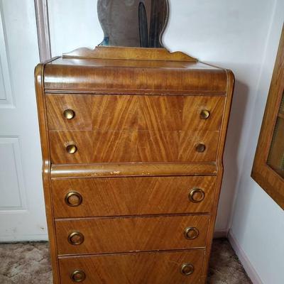 Vintage 5 Drawer Rounded Edge Dresser w Mirror 