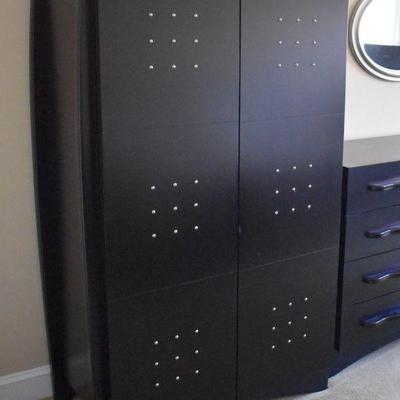 Dialogica armoire