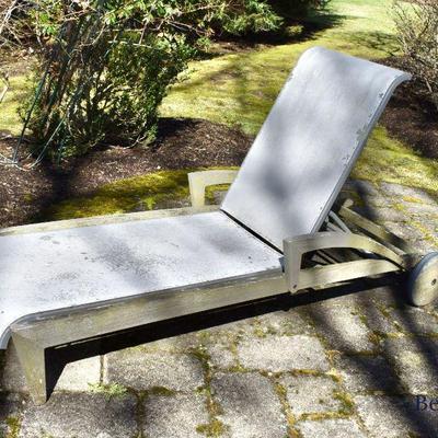 Teak lounge chair