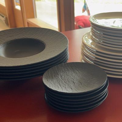 Villeroy & Boch White and Black Rock China 