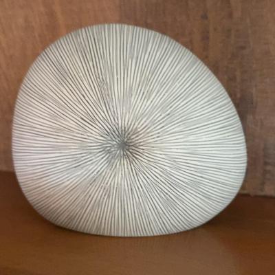 Diva Round Porcelain Vase