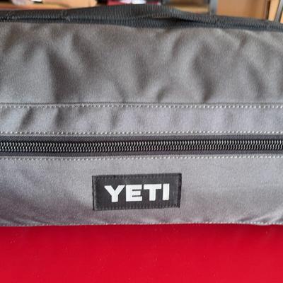 Yeti Lowlands Blanket 