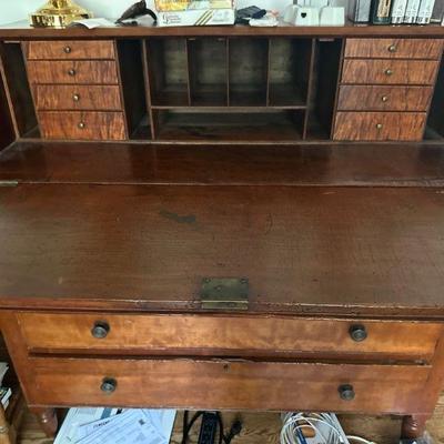 Vintage desk (open)