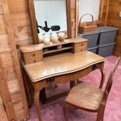 Vanity needs painting $30 
