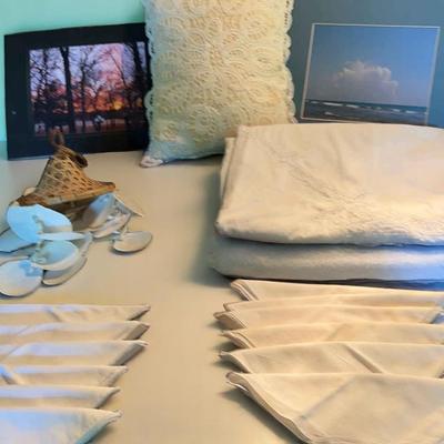 98” X 62” Tablecloth, 12 Napkins, Hanging Shell Decor, Pillow, 2 Unframed Pictures
