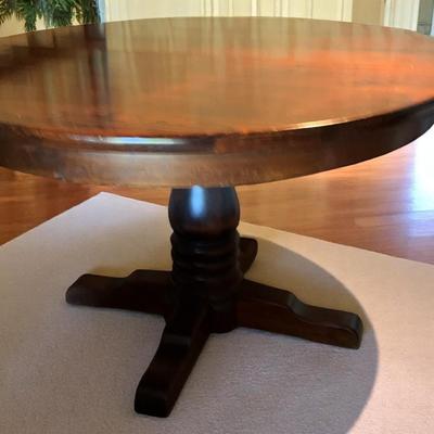 Ethan Allen Table, Two Leaves And Custom Pads 