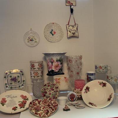 Vintage Rose House Items