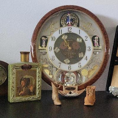 Clocks and Decor