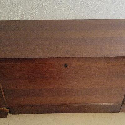 Lane Cedar Chest Left Leg Needs To Be Fixed
