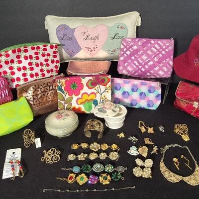 Vintage Jewelry + Accesories