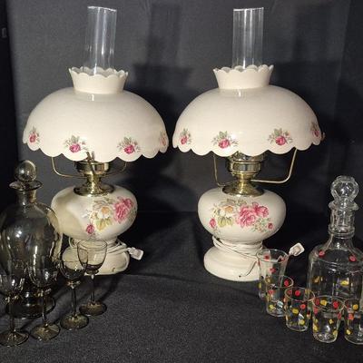 Vintage 2 Lamps + 2 Wine Set 