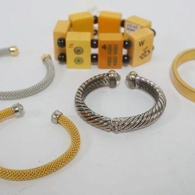 1240	5 ASSORTED LADIES BRACELETS, 1 MARKED GAM CO, 1 BAKELITE MARKED THE GREY DOVE

