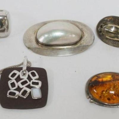 1238	ASSORTED SILVER JEWELRY, PEARL EARRING & PIN SET MARKED STERLING, CITRINE FLAKE STONE PIN UNMARKED, WOOD NECKLACE WITH STERLING...