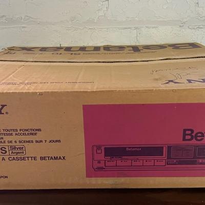 Sony Betamax Player, Model SL-10, With Remote, Manual & Original Box 