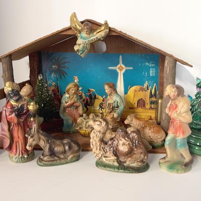 Vintage Christmas Nativity And Ceramic Tree 