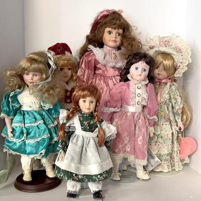 Porcelain Doll Collection With Heritage Mint