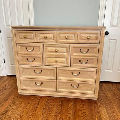 Stanley Furniture 9 Drawer Chest Of Drawers