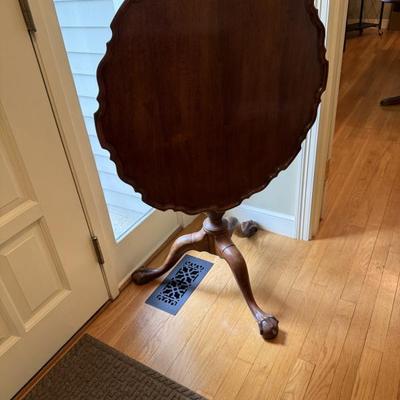 Henredon Tilt Table
