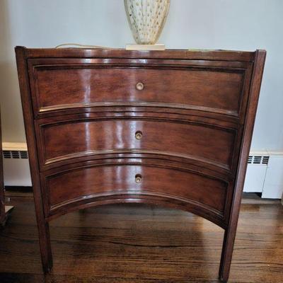 Dessin Fournir Mahogany Nightstand