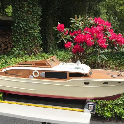 Cris-Craft Hobby RC Boat