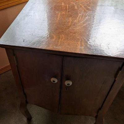 Quarter Sawn Oak Table 