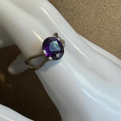 Vintage EDCO Purple Solitaire Ring