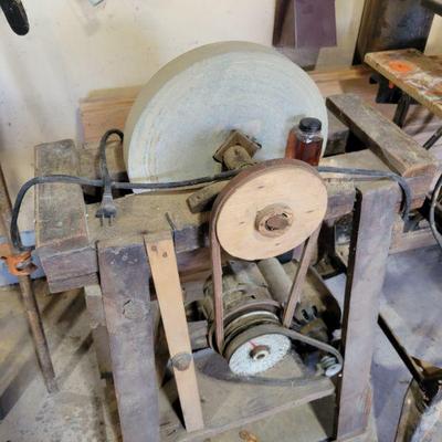 Grinding wheel 